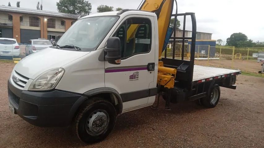 Caminhão Iveco Daily 70C com Munck - Foto 4