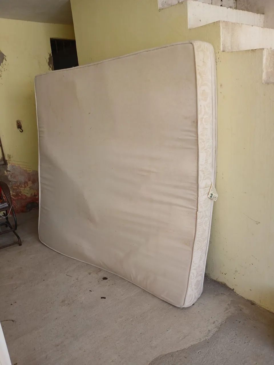 Cama de casal base dupla super King.