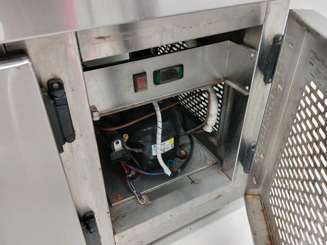 Balcão Refrigerado Cozinha Com porta - Foto 4