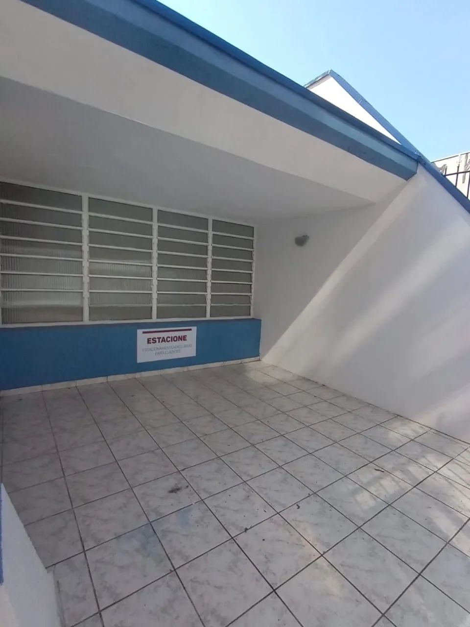 Ponto Comercial com 5 Salas e 120 m² para Locação