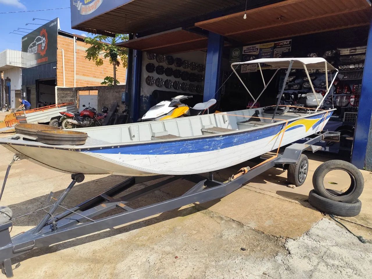 Barco 6m, motor e carretinha 