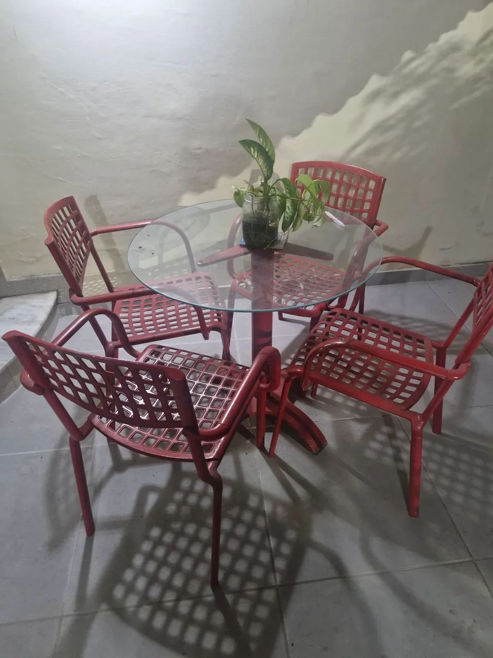 Conjunto de mesa com 4 cadeiras  - Foto 2