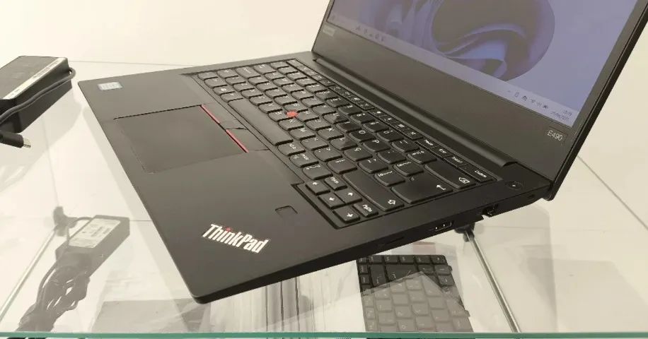 Notebook Lenovo ThinkPad E490 | i5-8265U | 8GB | 240GB SSD | HD