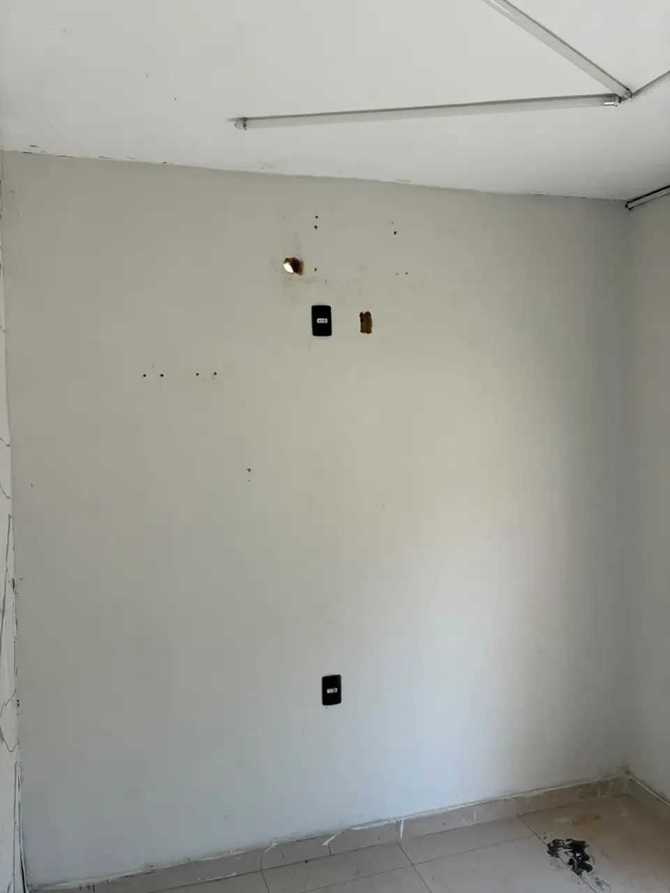 LOJA COMERCIAL PRONTA E SUPER BEM LOCALIZADA . ALUGA-SE - Foto 4