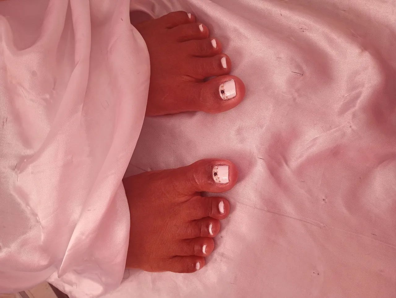 Manicure pedicure 