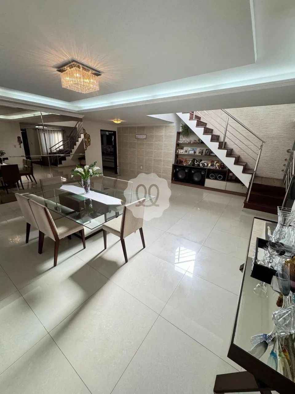 Casa em condomínio, 320m² com 3 suítes + dce. - Foto 4