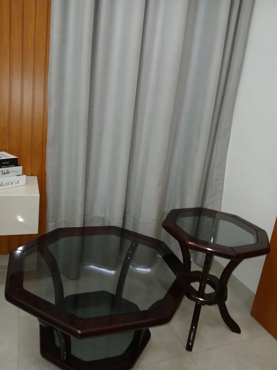 Vendo kit com 02 mesinhas de sala - Foto 4
