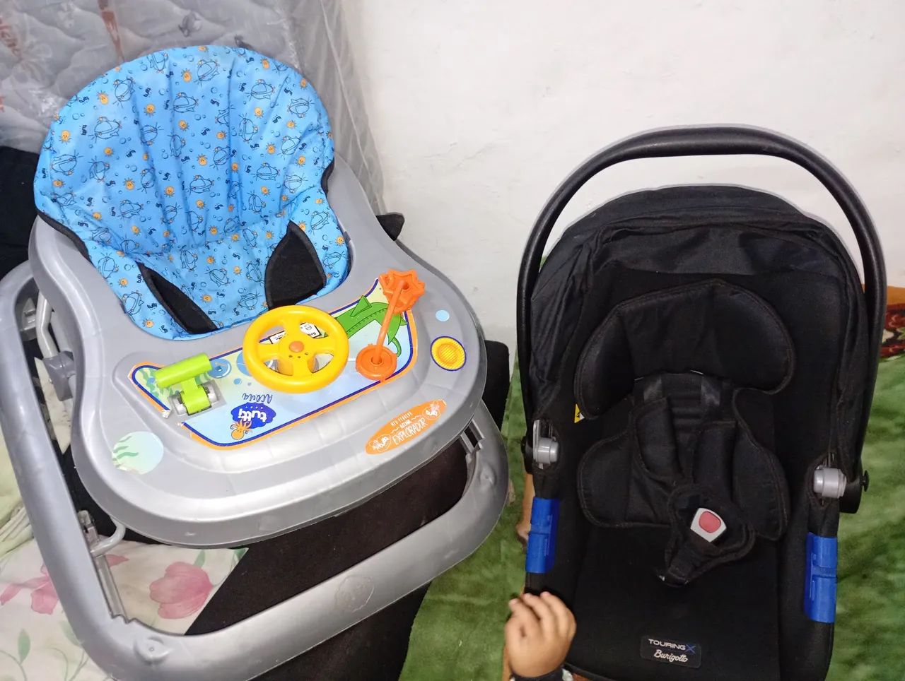 Bebê conforto e andador 