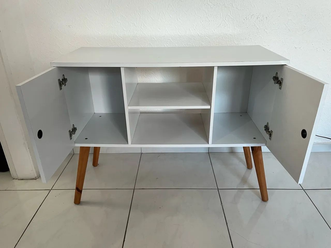 Rack Retrô (Branco - Amadeirado) - Foto 2
