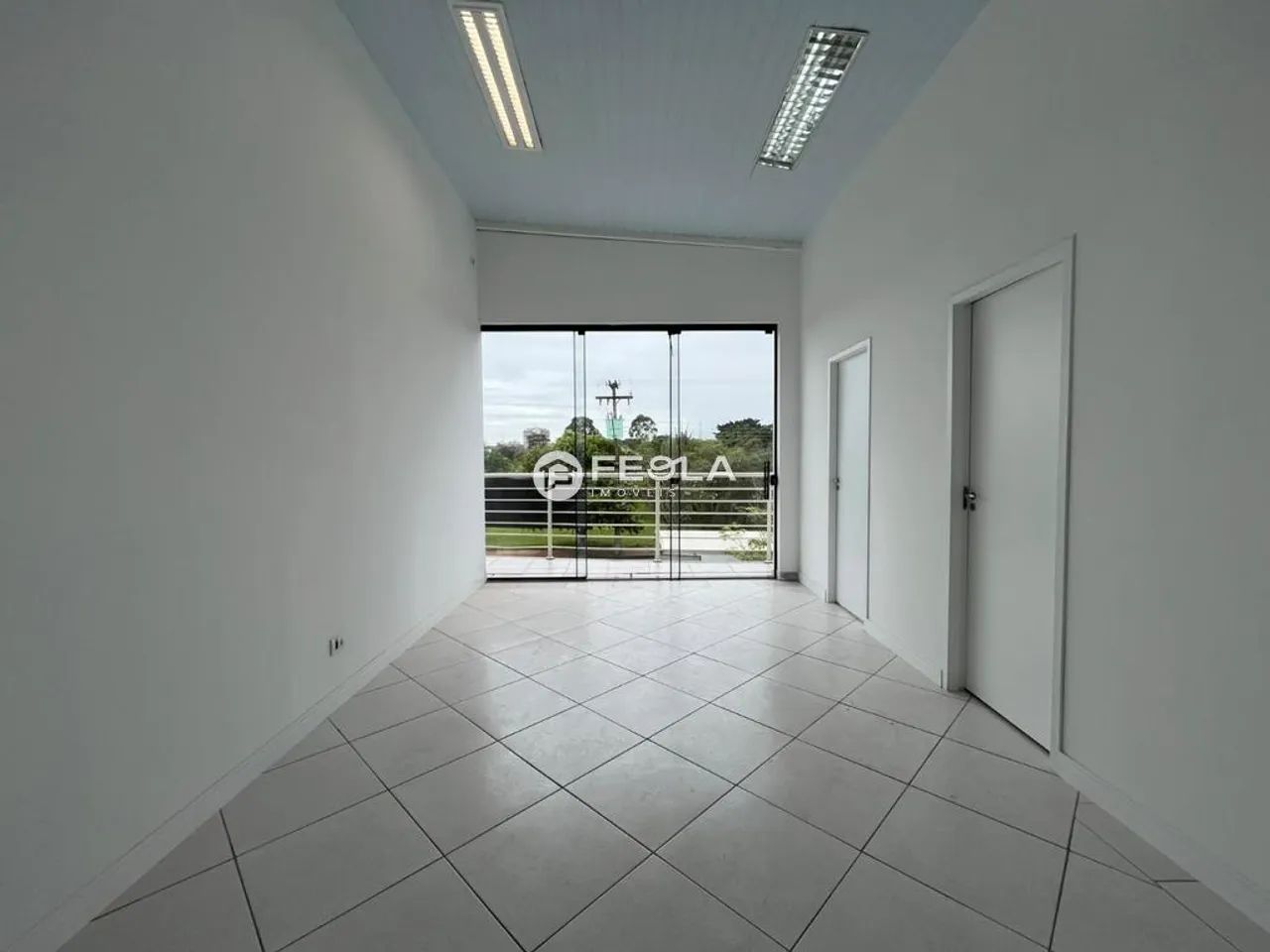 Sala para alugar em Santa Bárbara D'Oeste, Vila Ferrarezi, com 38 m² - Foto 2