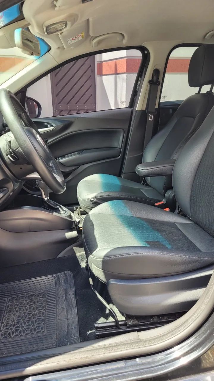 Fiat Cronos Precision 1.8 16V Flex Aut. 2019 - Foto 4