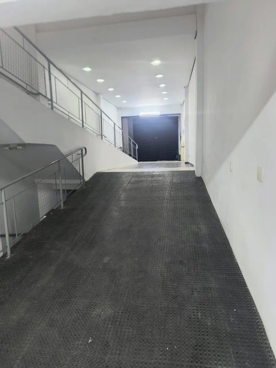 Edifício monousuário para locação em Liberdade, 490m²