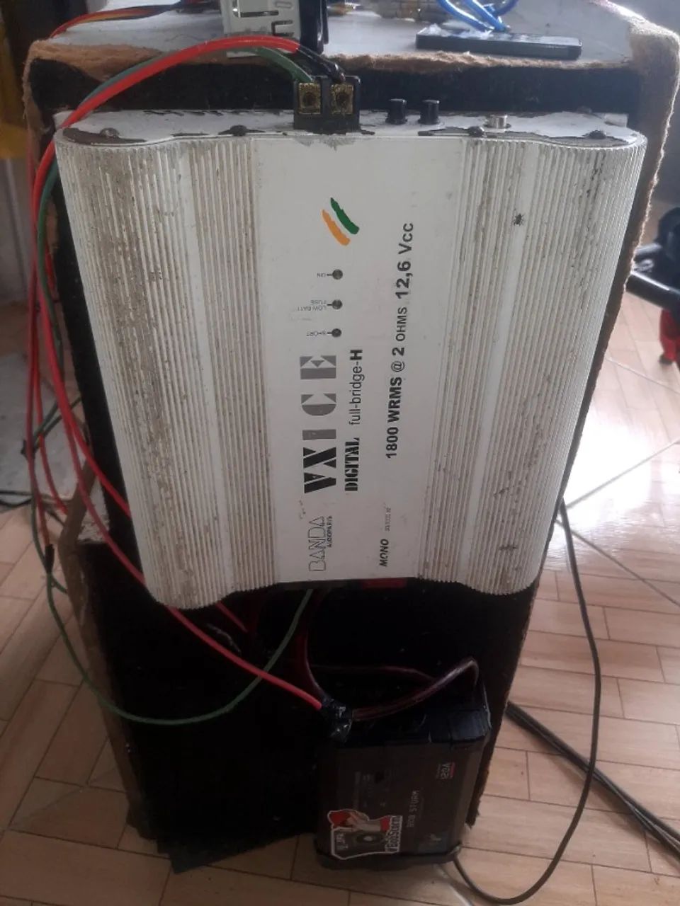 Tenho Módulo banda 1800rms e fonte storm nova 120a mas caixa de 15 mas twitter e corneta