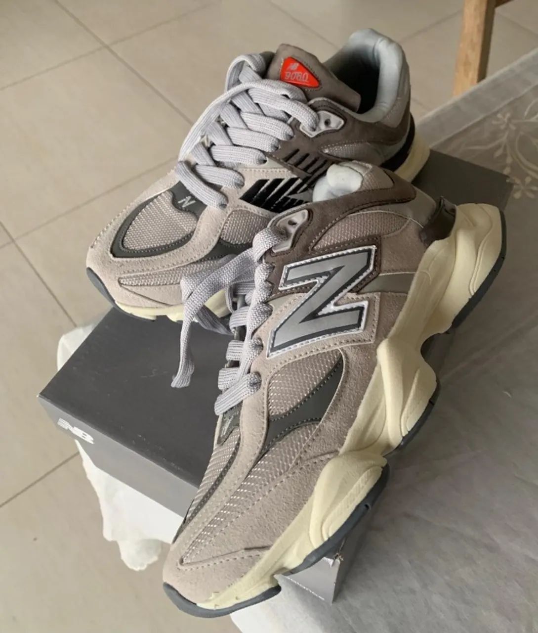 Tênis New Balance 9060 - Foto 2