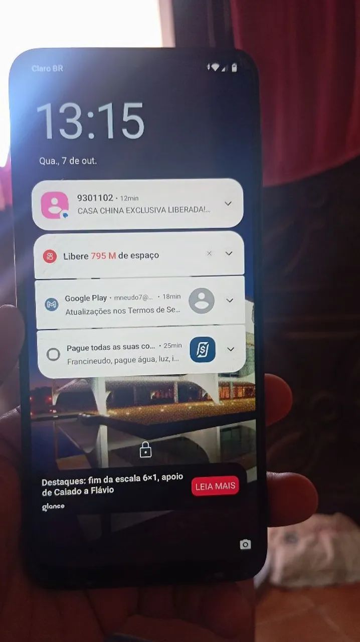 Moto e 13 em perfeitas condições de funcionamento