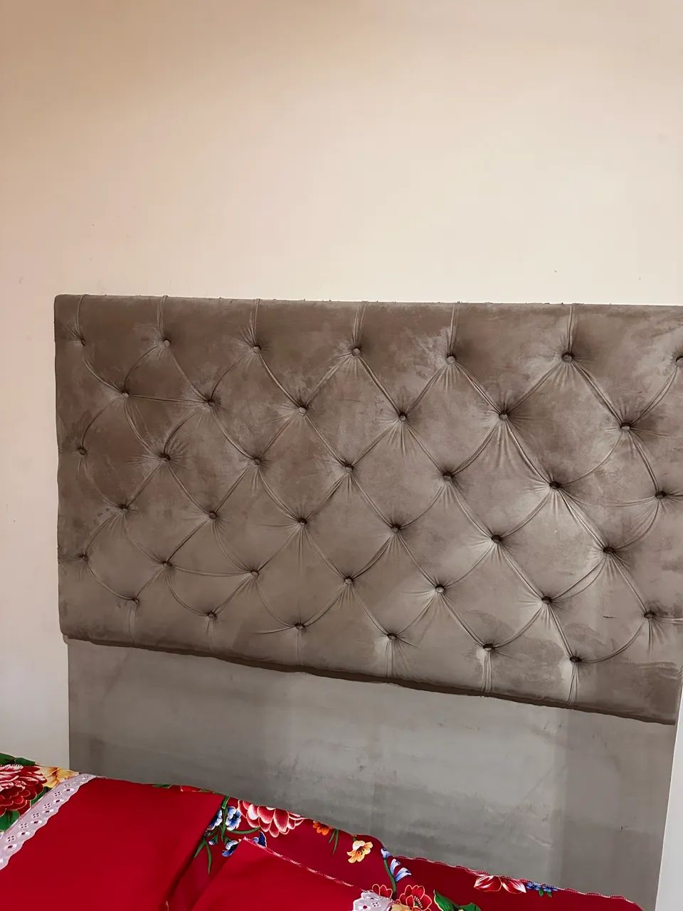 Cabeceira Estofada para Cama de Casal - Suede Capitonê  - Foto 3