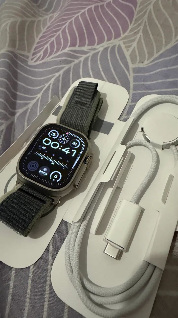Apple watch ULTRA 2 titanium