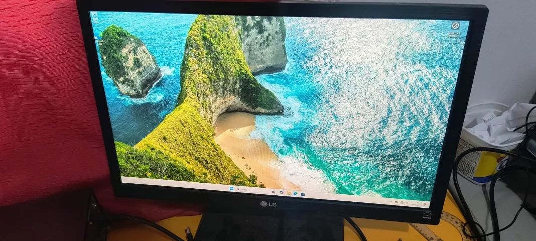 Monitor LG Faltron 22MP55VQ Full HD 22 polegadas