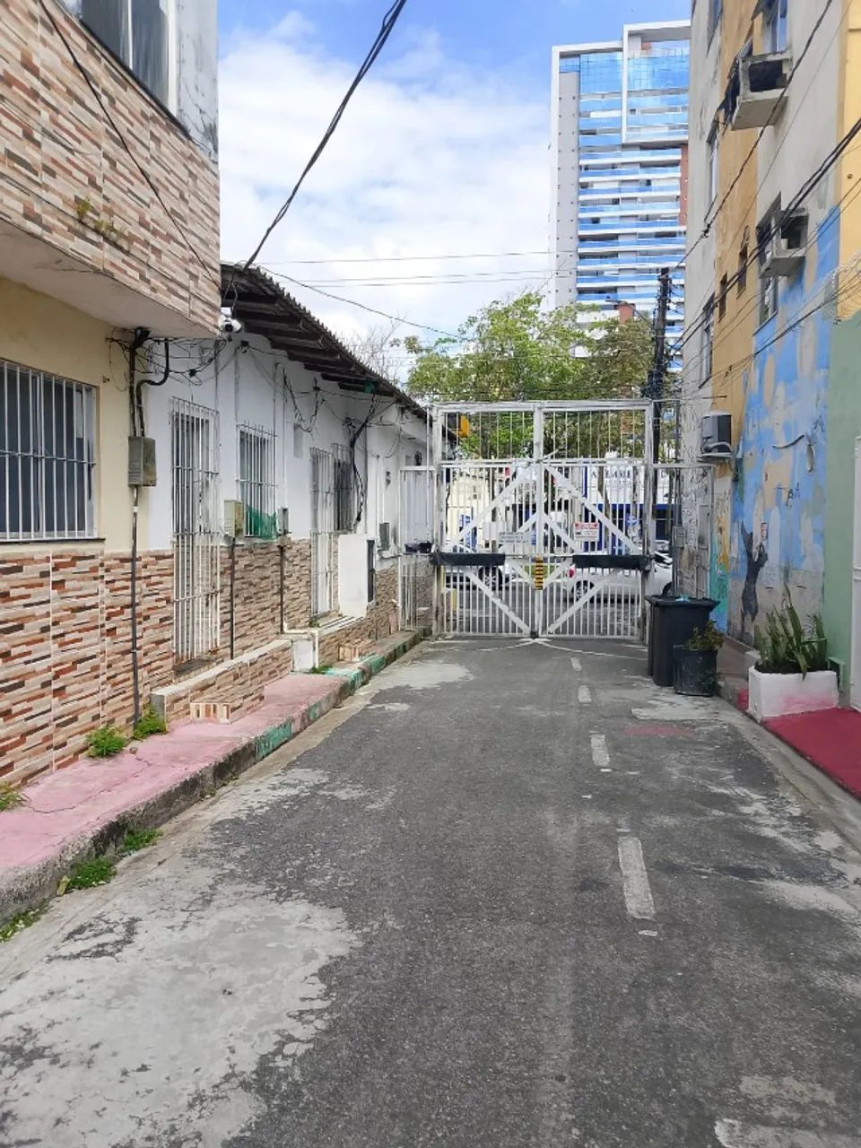 APTO 02 QUARTOS EM ALAMEDA FECHADA