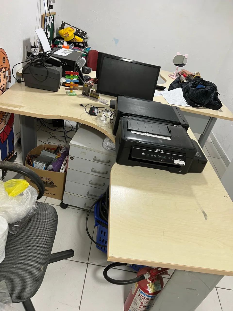 Mesa escritório em L
