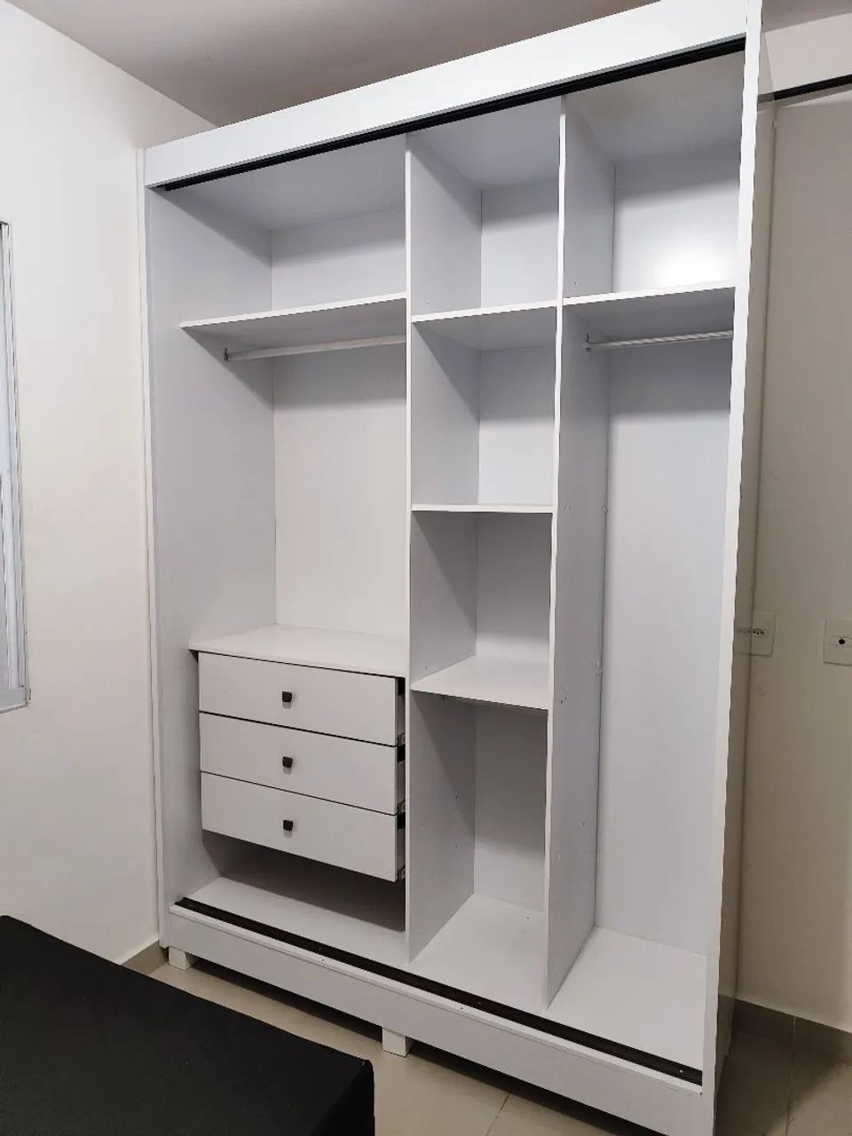 Guarda roupa semi novo de MDF entrego e monto  - Foto 2