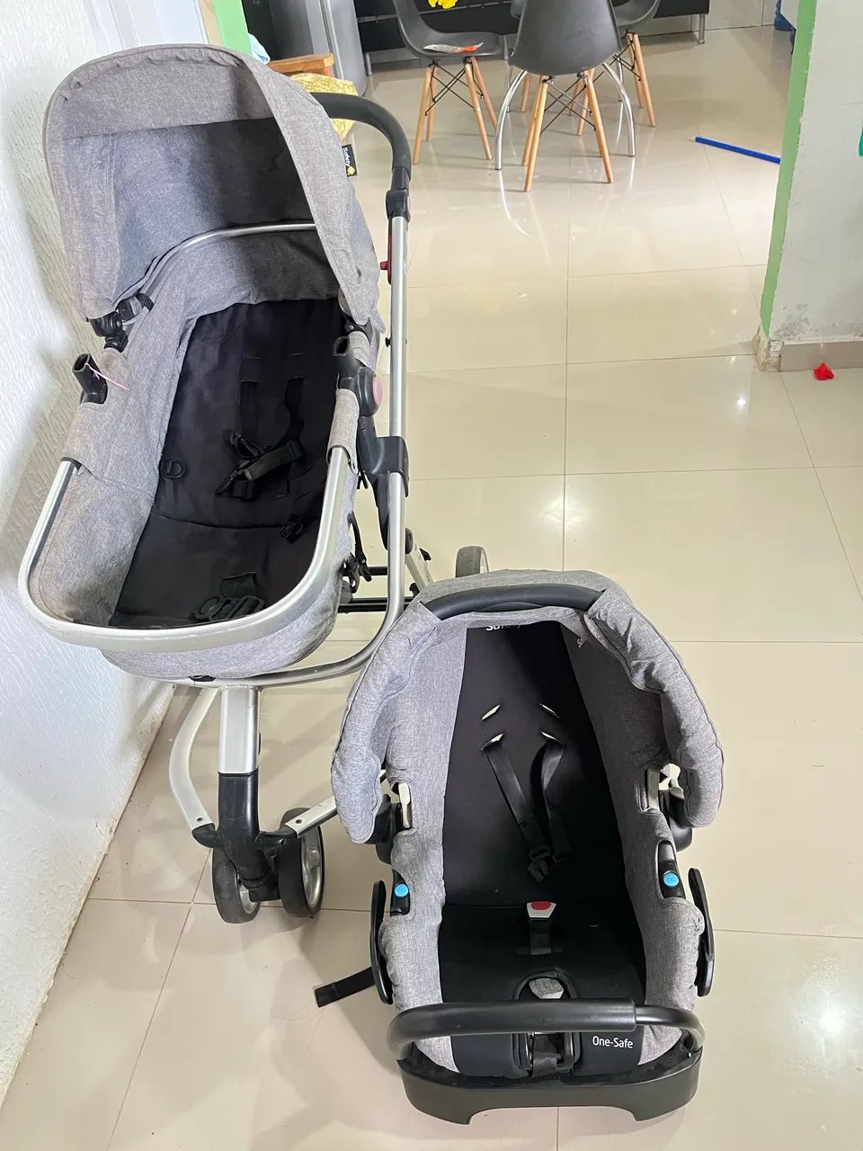 Carinho de bebê com bebê conforto MOBI - Foto 4