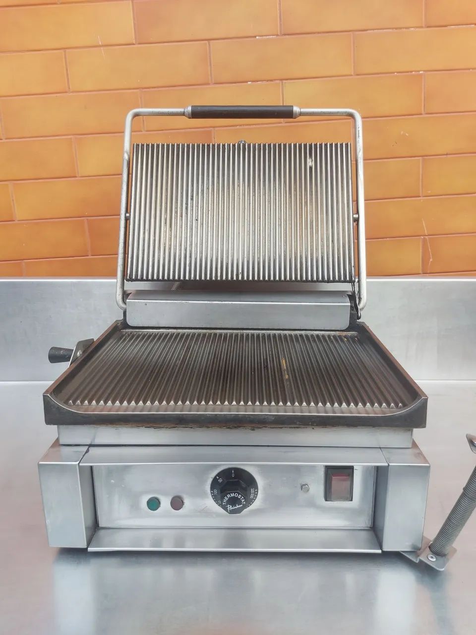 Prença grill profissional 220 vts 