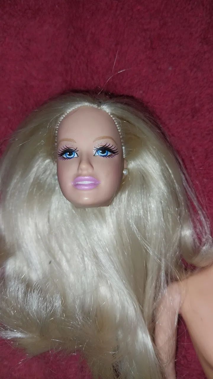 Blneca barbie com avaria 