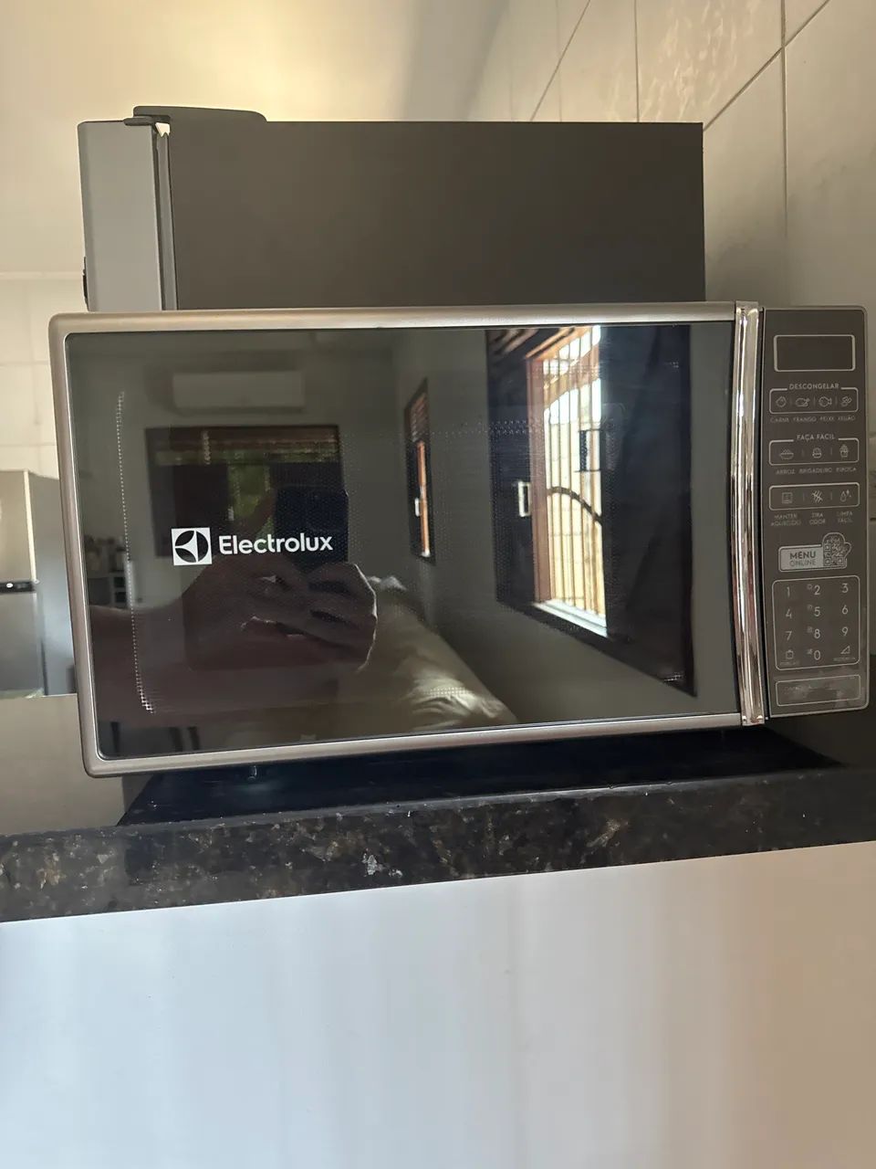 Microondas Electrolux 27L