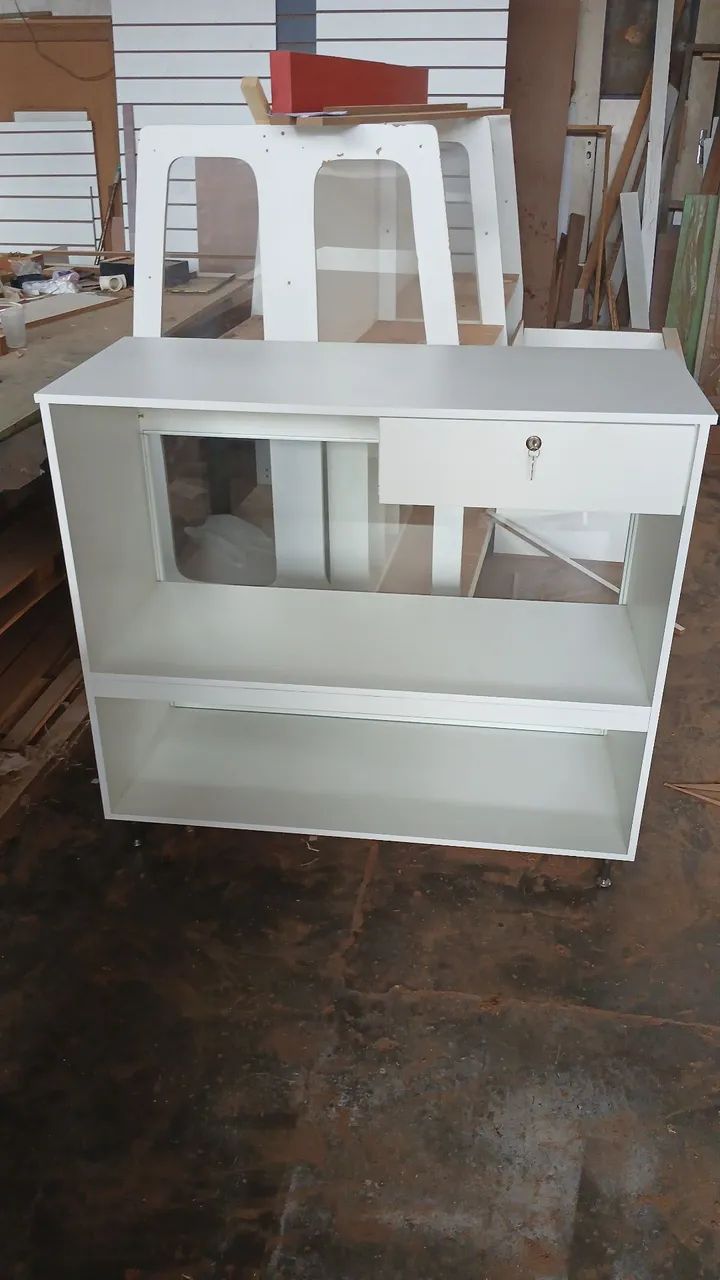 Balcão em mdf branco tipo  caixa expositor atendimento 65745822656129121