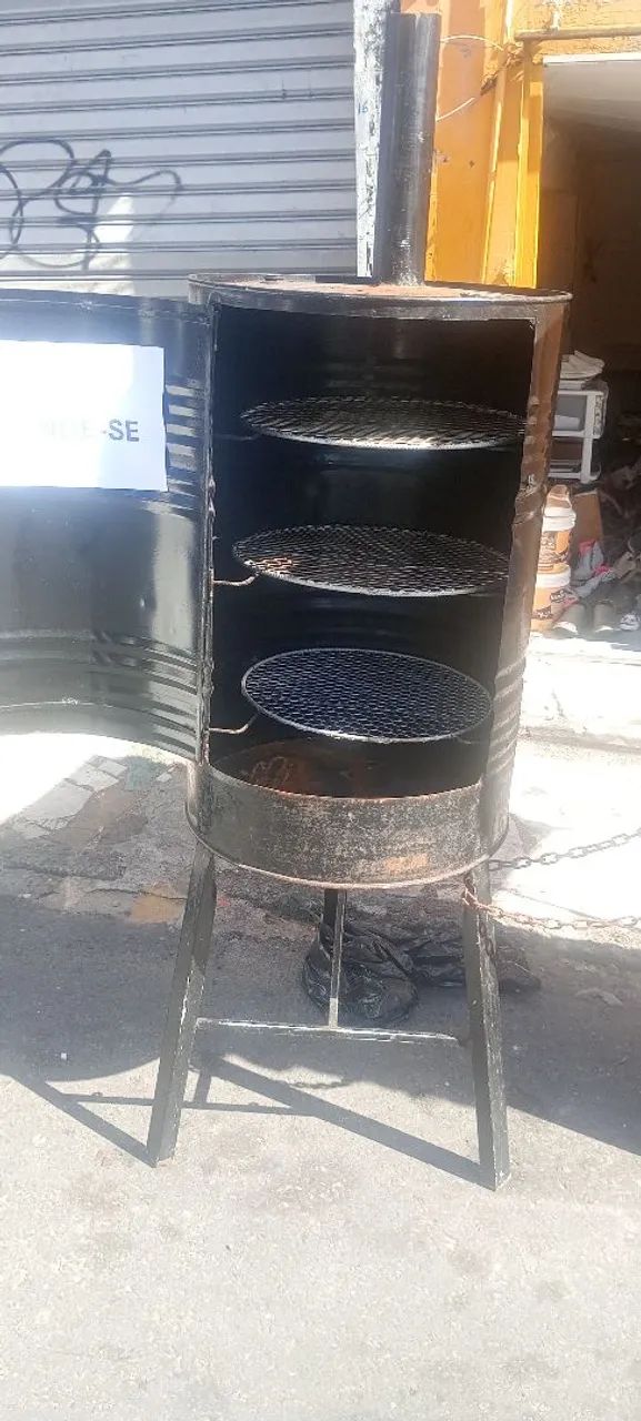 Churrasqueira de 3 grelhas 