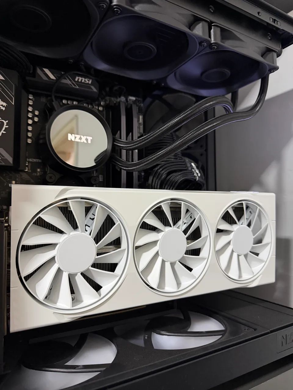 RX 9070 XT XFX