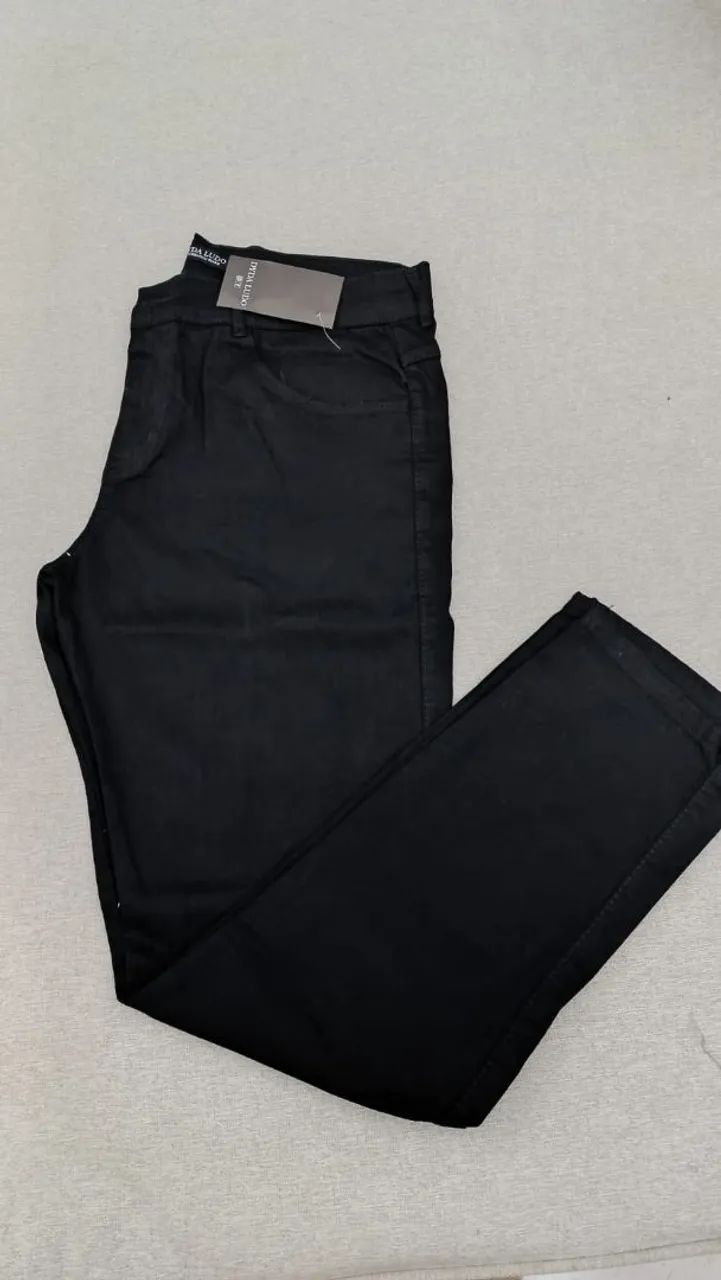 Calças jeans skiny com laycra 