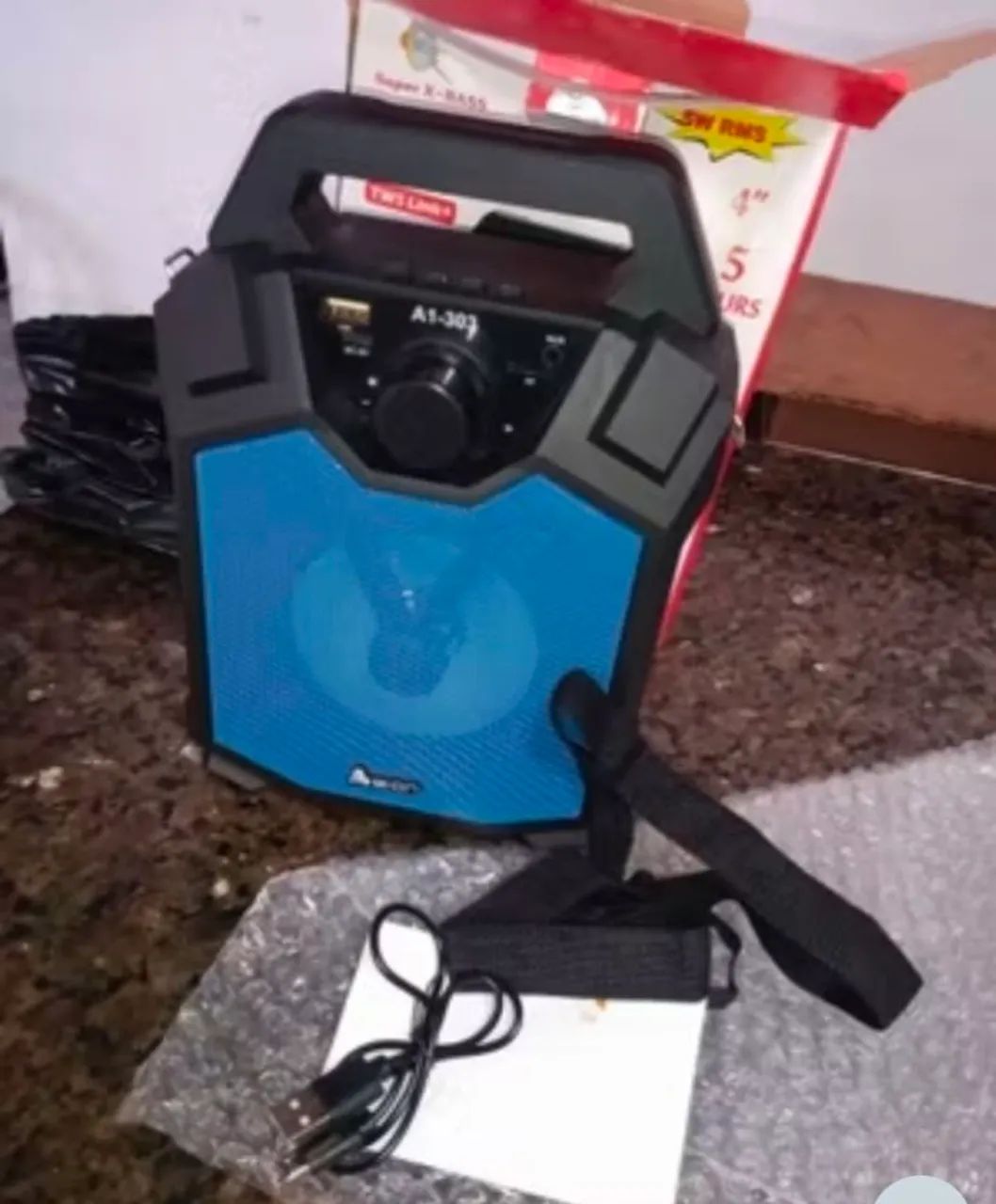 Rádio Bluetooth Com Alça - Tamanho Médio - Foto 3