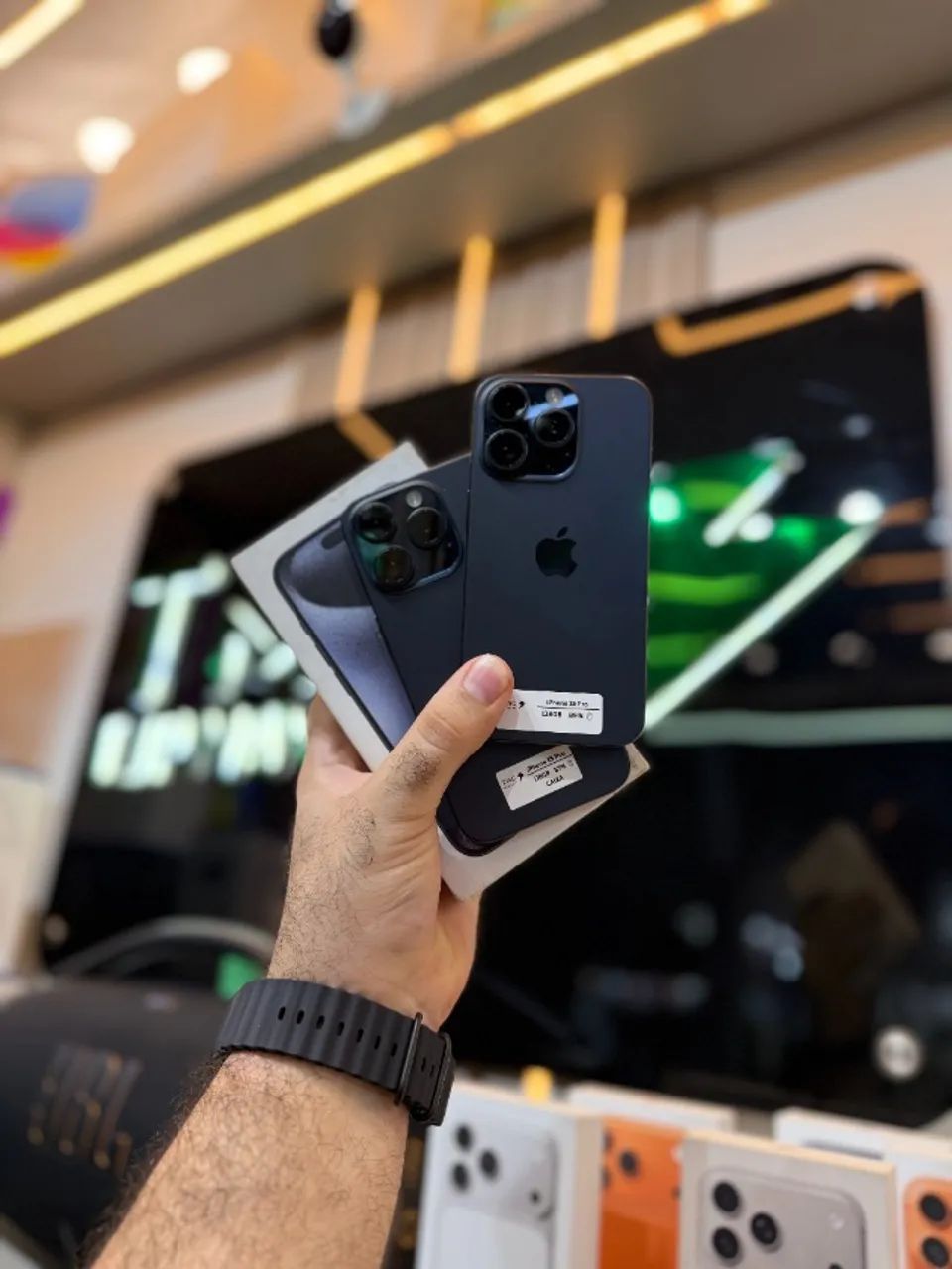 iPhone 15 Pro com 128GB, Seminovo, com caixa