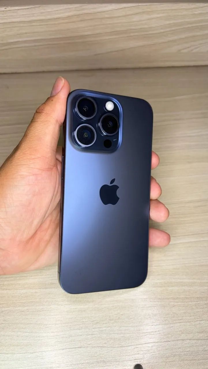 iPhone 15 pro 256GB - bateria 83% - Celulares e Smartphones