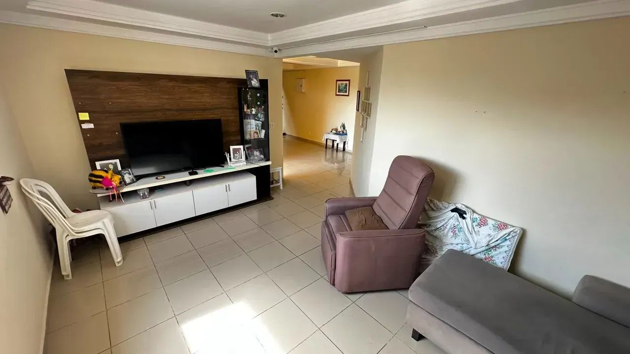 Belíssima Casa 4/4 Sendo 02 Suites + Dependência em Lagoa Nova - Foto 4