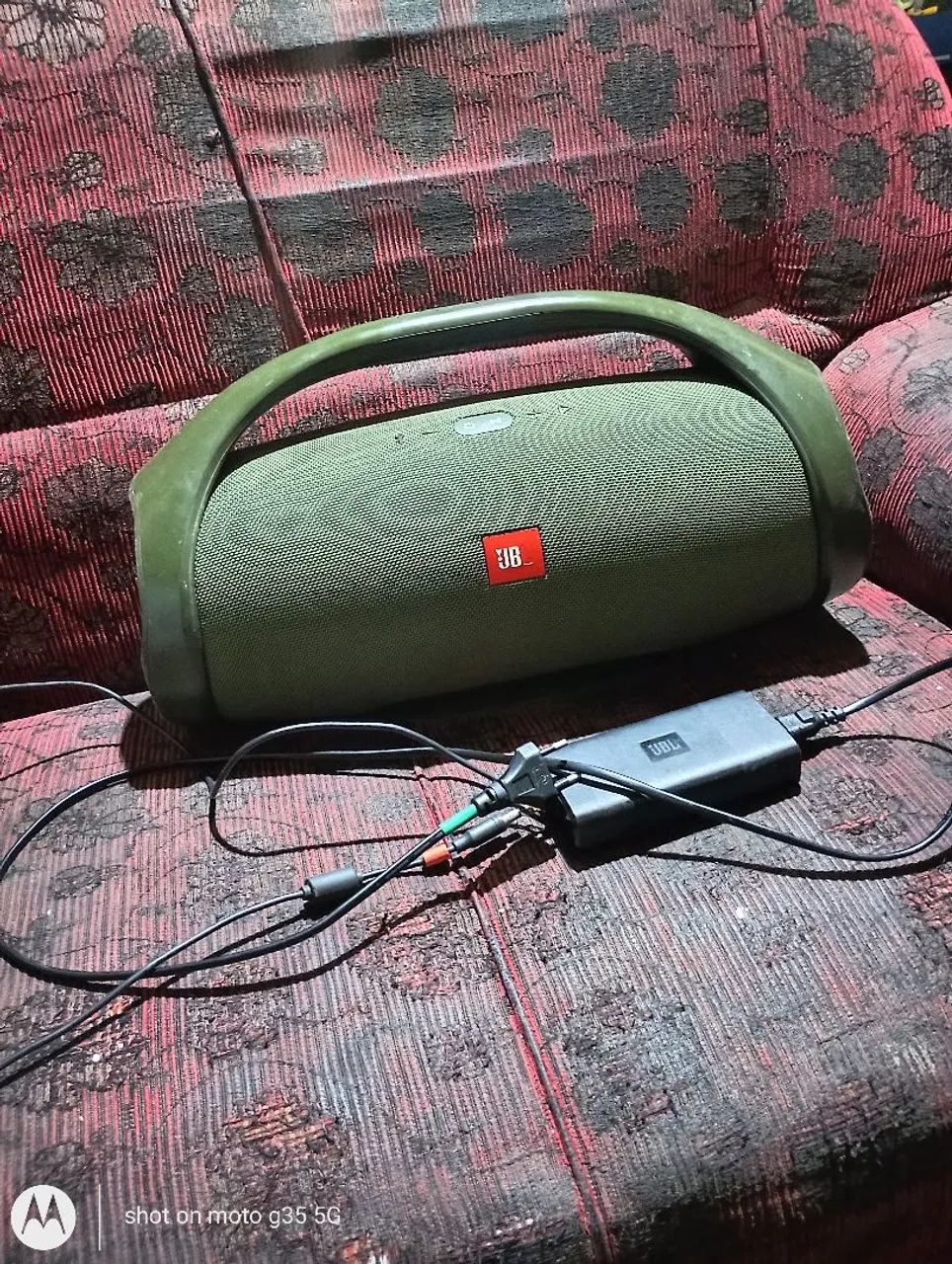 Vendo JBL Boombox original  - Foto 3