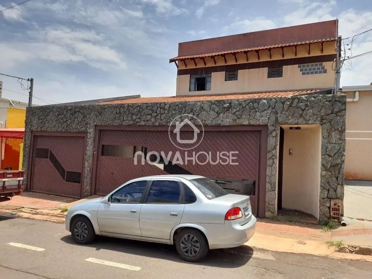 CASA GRANDE COM APTIDÃO COMERCIAL - Foto 2