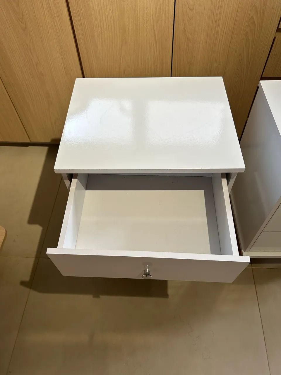 Mesa de Cabeceira Branca - Excelente Estado - Foto 3