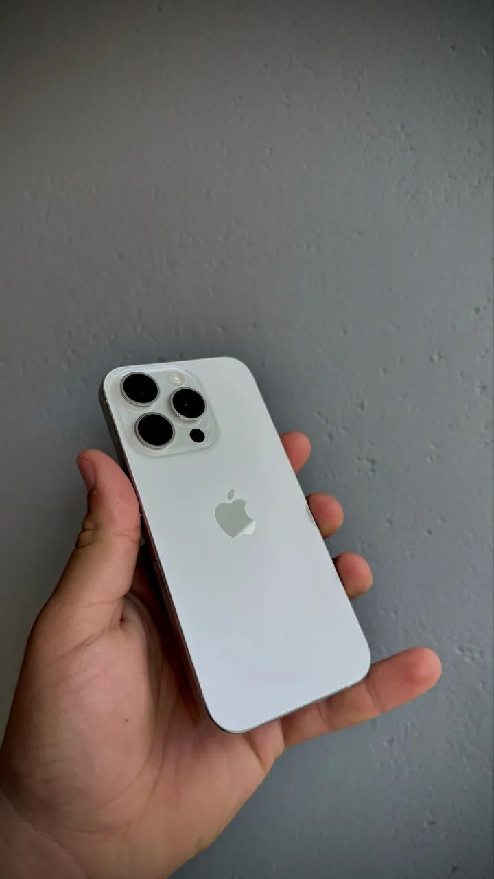 iPhone 15 Pro - 128GB - Branco (Titânio) - Celulares e Smartphones