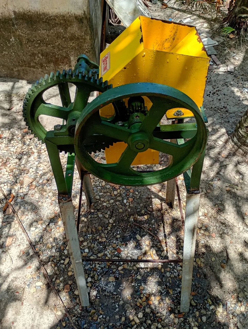 VENDE-SE ESSE MOEDOR DE MACAXEIRA!