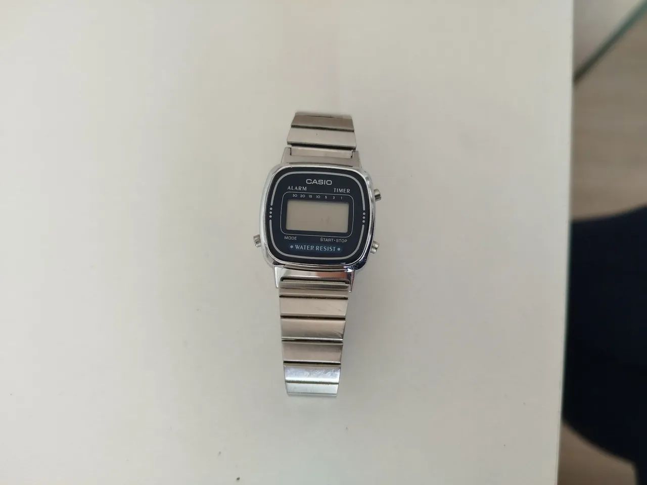 Relógio digital Casio pequeno semi novo  - Foto 2
