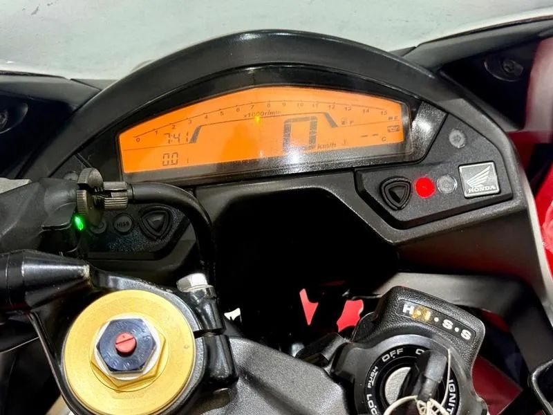 HONDA CBR 600F 2013 - Foto 4
