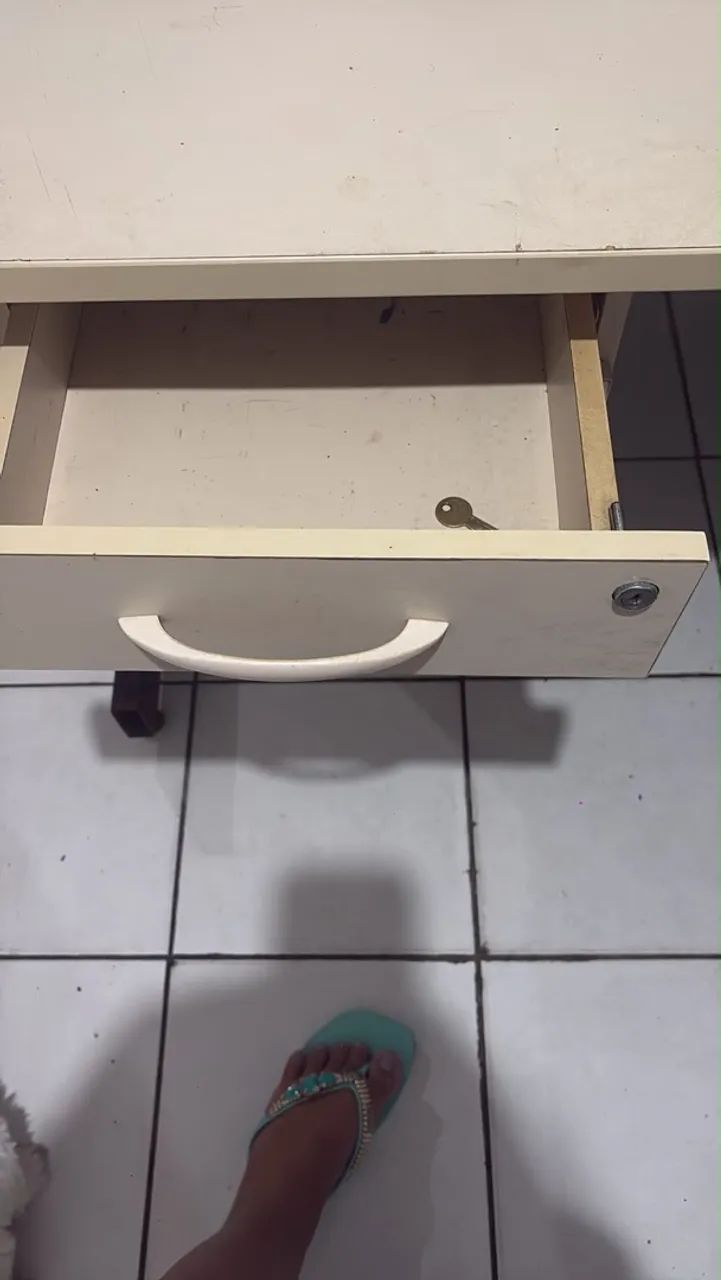 Vende-se uma mesa de escritório  - Foto 5
