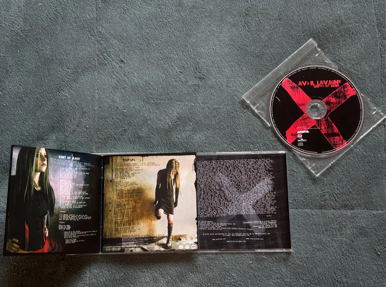 CD AVRIL LAVIGNE - UNDER MY SKIN - Foto 4