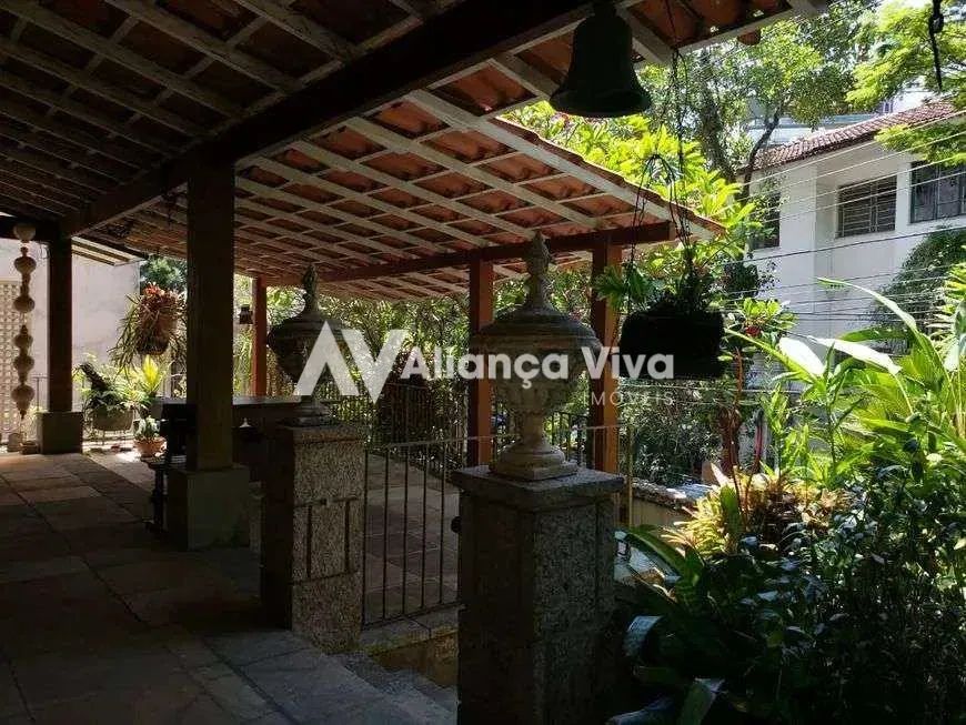 Jardim Botânico | Casa 4 quartos, sendo 1 suite