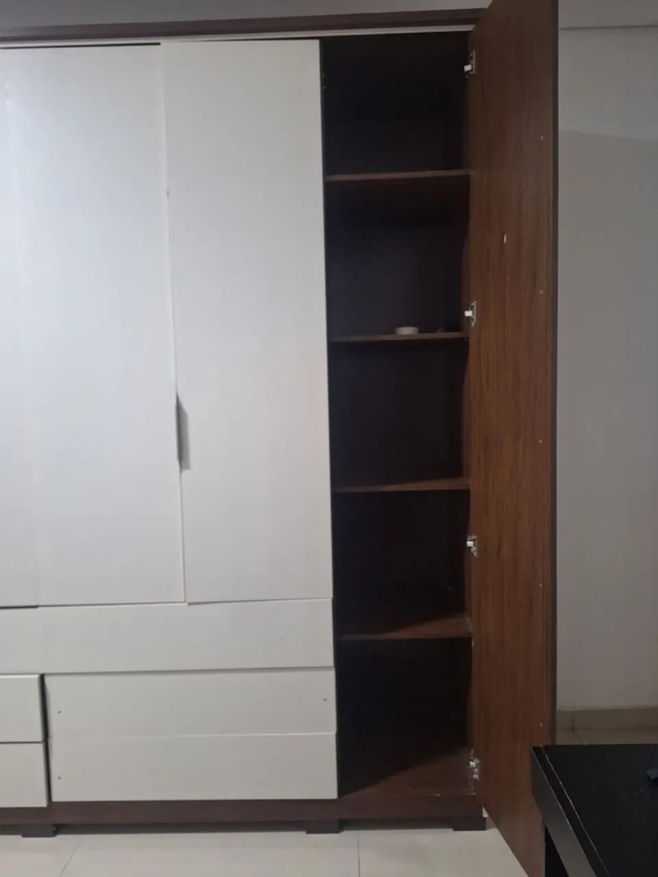 GUARDA-ROUPA 6 PORTAS E 6 GAVETAS