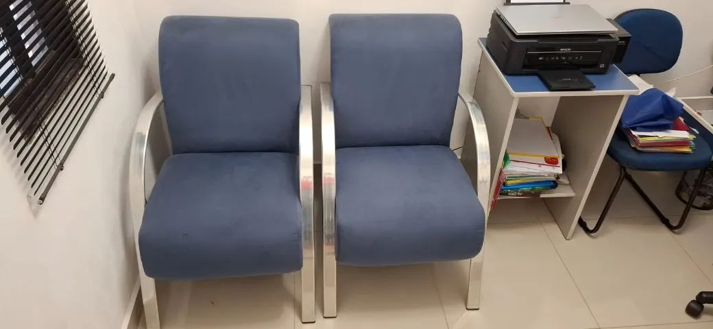 2 poltronas para escritório ou residência.