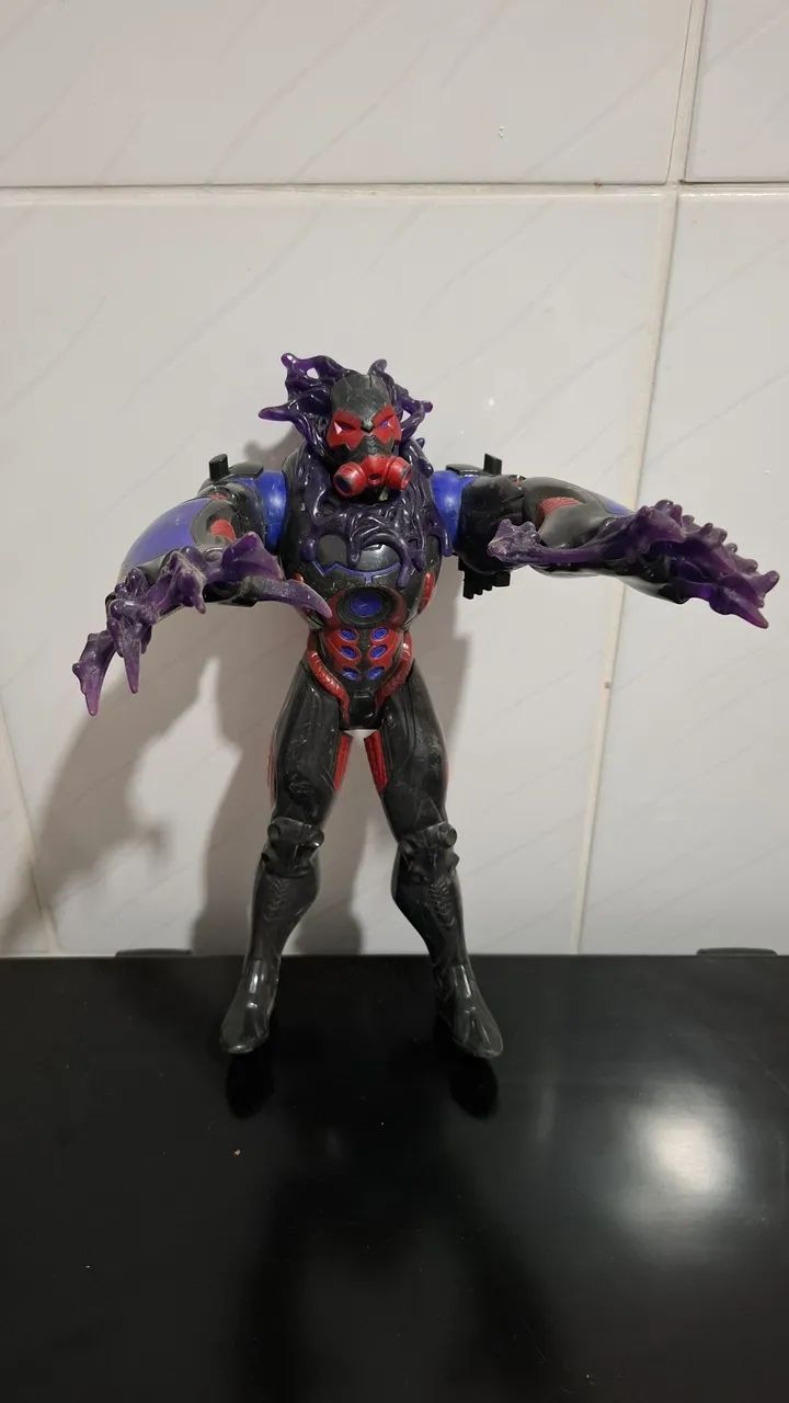 Boneco Max Steek Toxzon  monstro